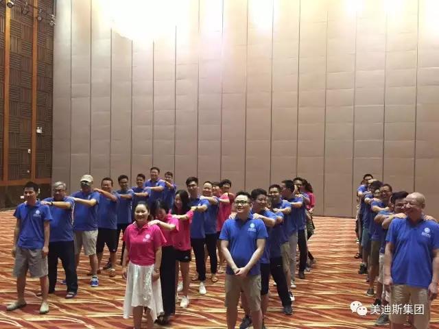 久久精品亚洲一级毛片