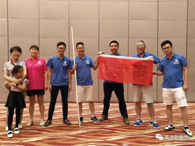 久久精品亚洲一级毛片