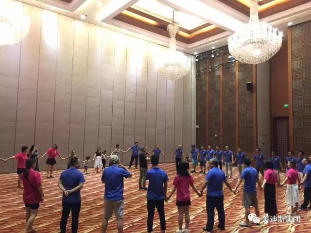 久久精品亚洲一级毛片