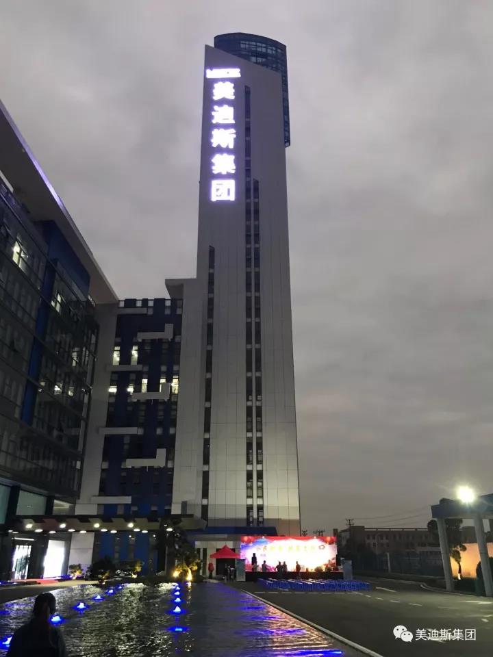 久久精品亚洲一级毛片