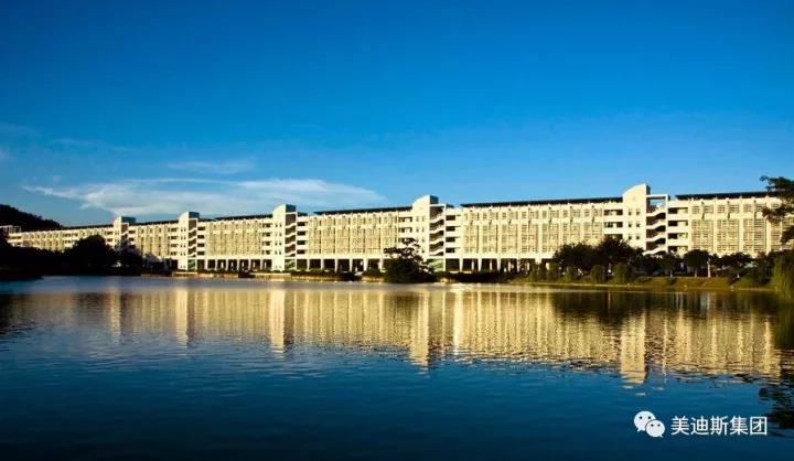 久久精品亚洲一级毛片