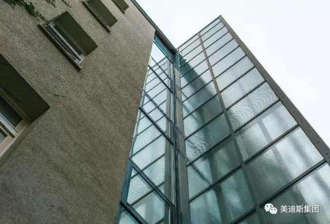 久久精品亚洲一级毛片