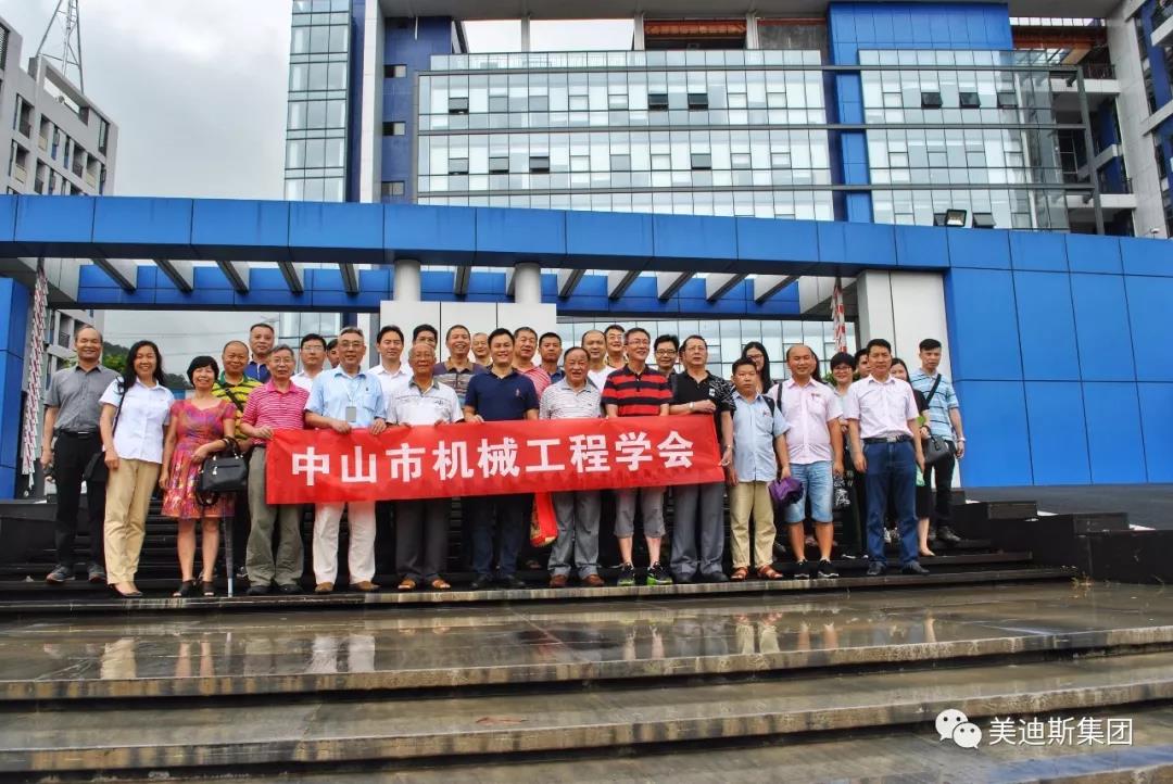 久久精品亚洲一级毛片