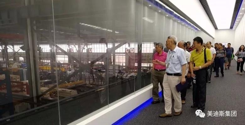 久久精品亚洲一级毛片