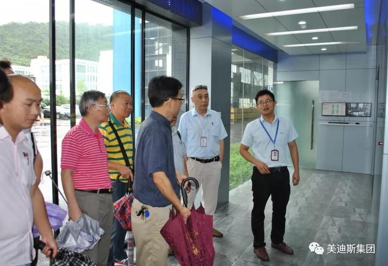 久久精品亚洲一级毛片