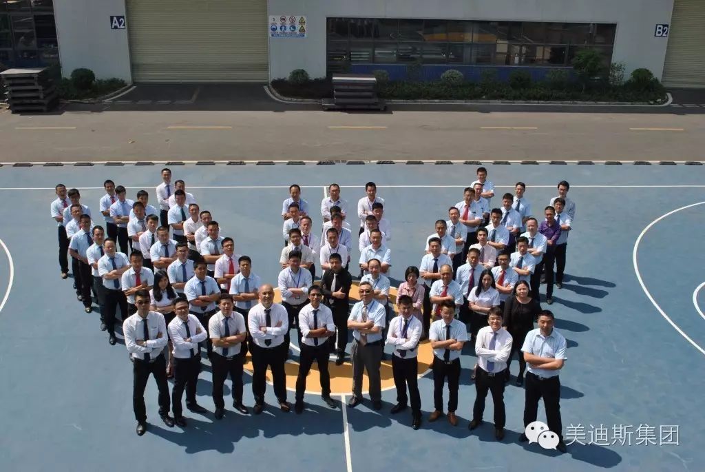 久久精品亚洲一级毛片