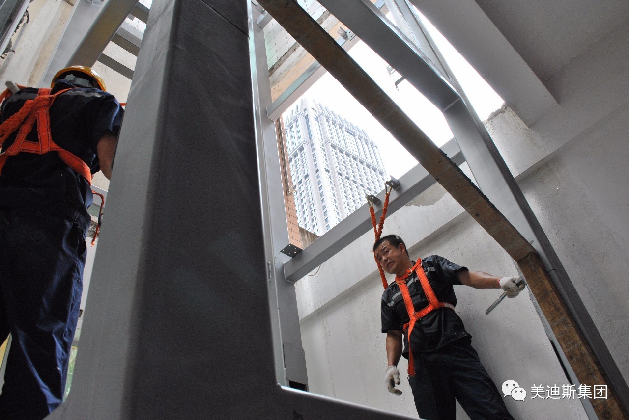 久久精品亚洲一级毛片