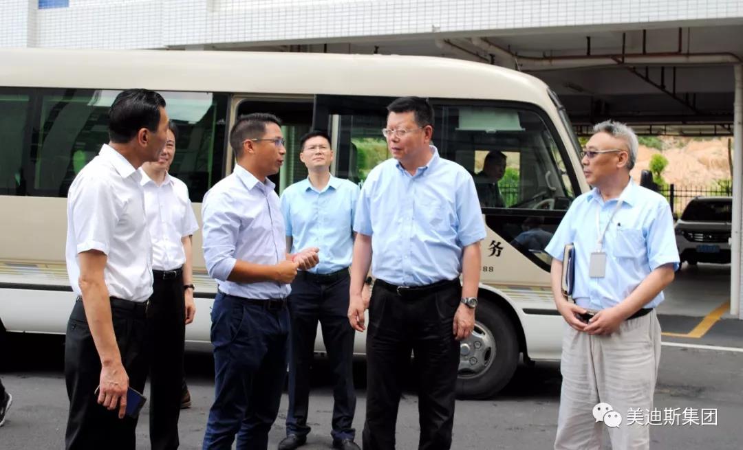 久久精品亚洲一级毛片