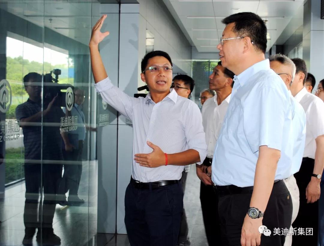 久久精品亚洲一级毛片