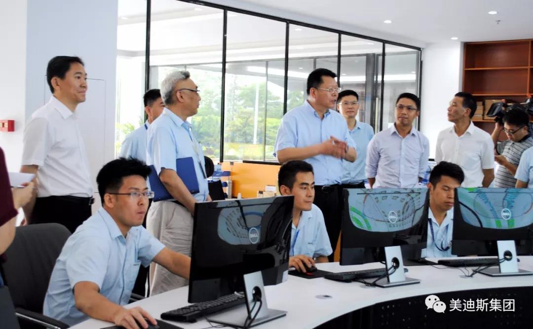 久久精品亚洲一级毛片