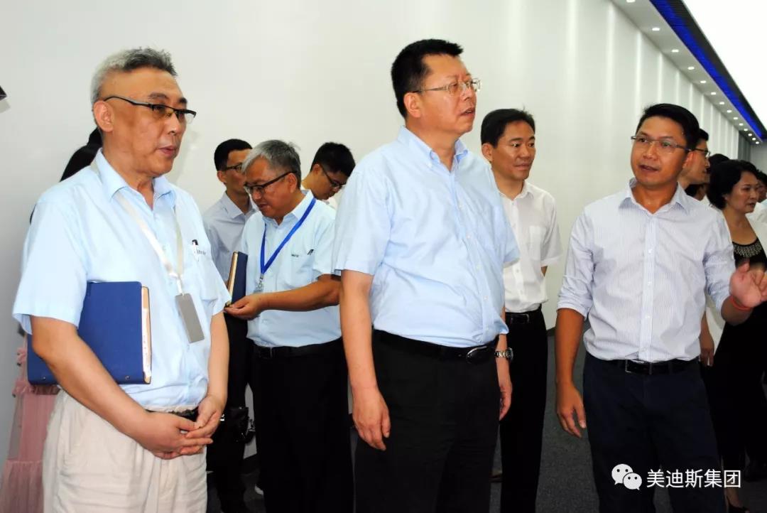 久久精品亚洲一级毛片