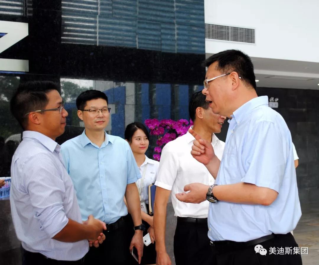 久久精品亚洲一级毛片