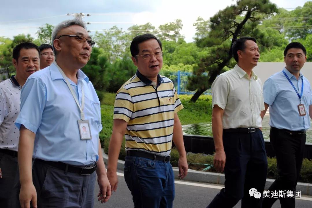 久久精品亚洲一级毛片