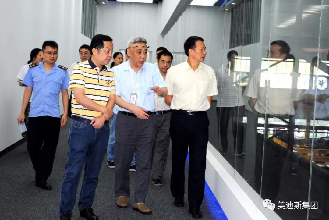 久久精品亚洲一级毛片