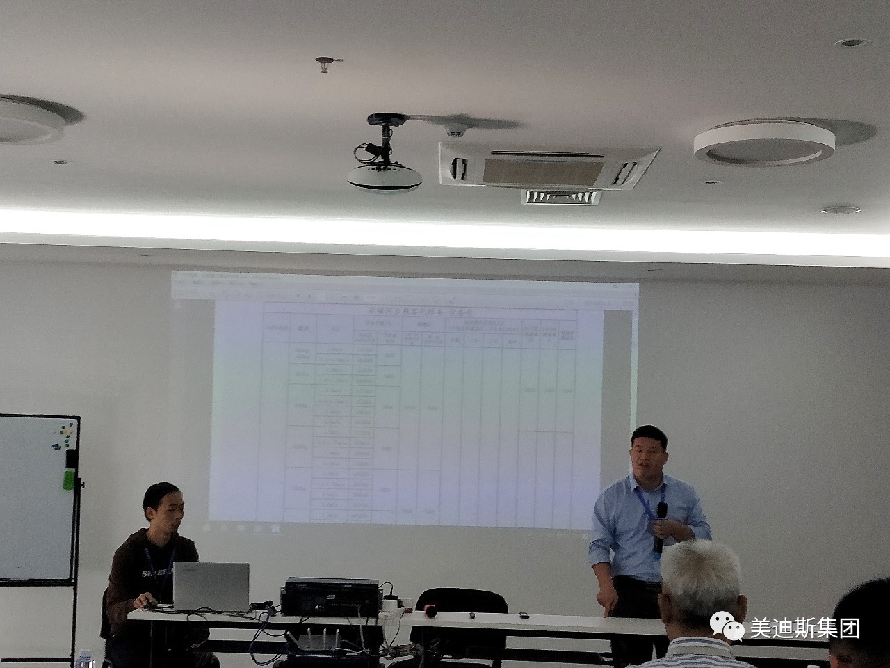 久久精品亚洲一级毛片