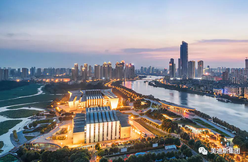 久久精品亚洲一级毛片