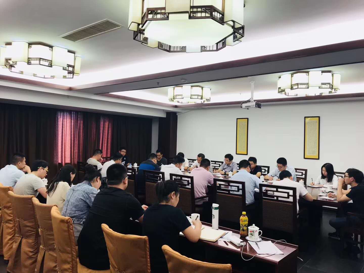 久久精品亚洲一级毛片