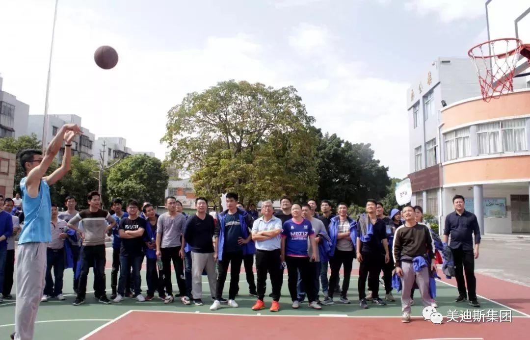 久久精品亚洲一级毛片