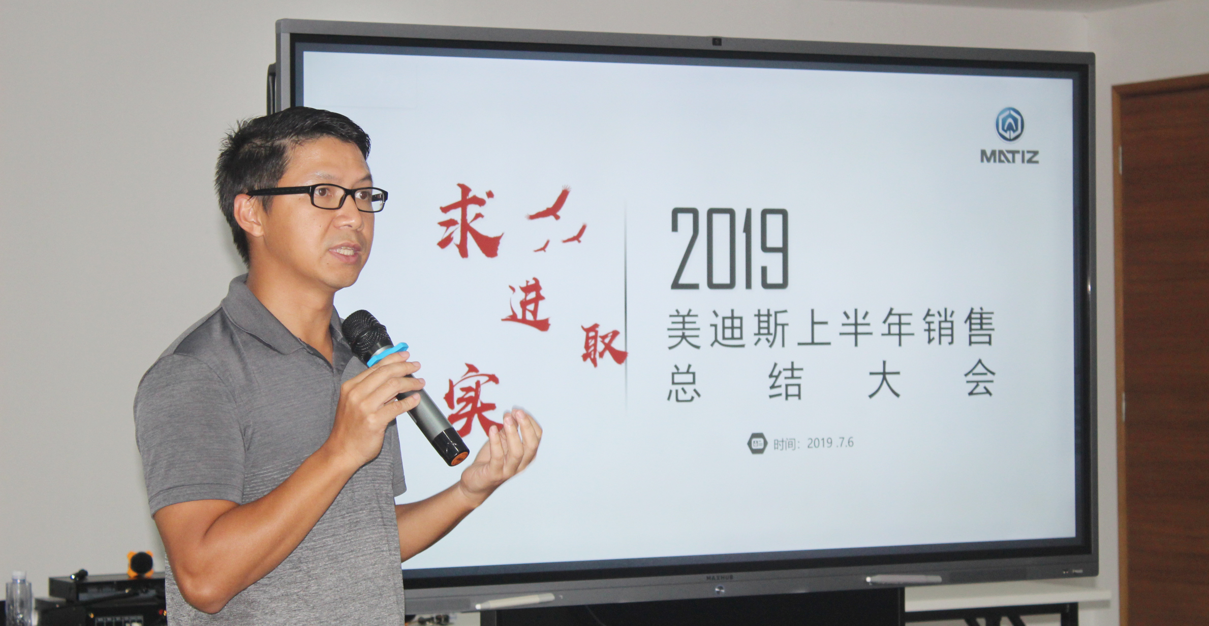 久久精品亚洲一级毛片