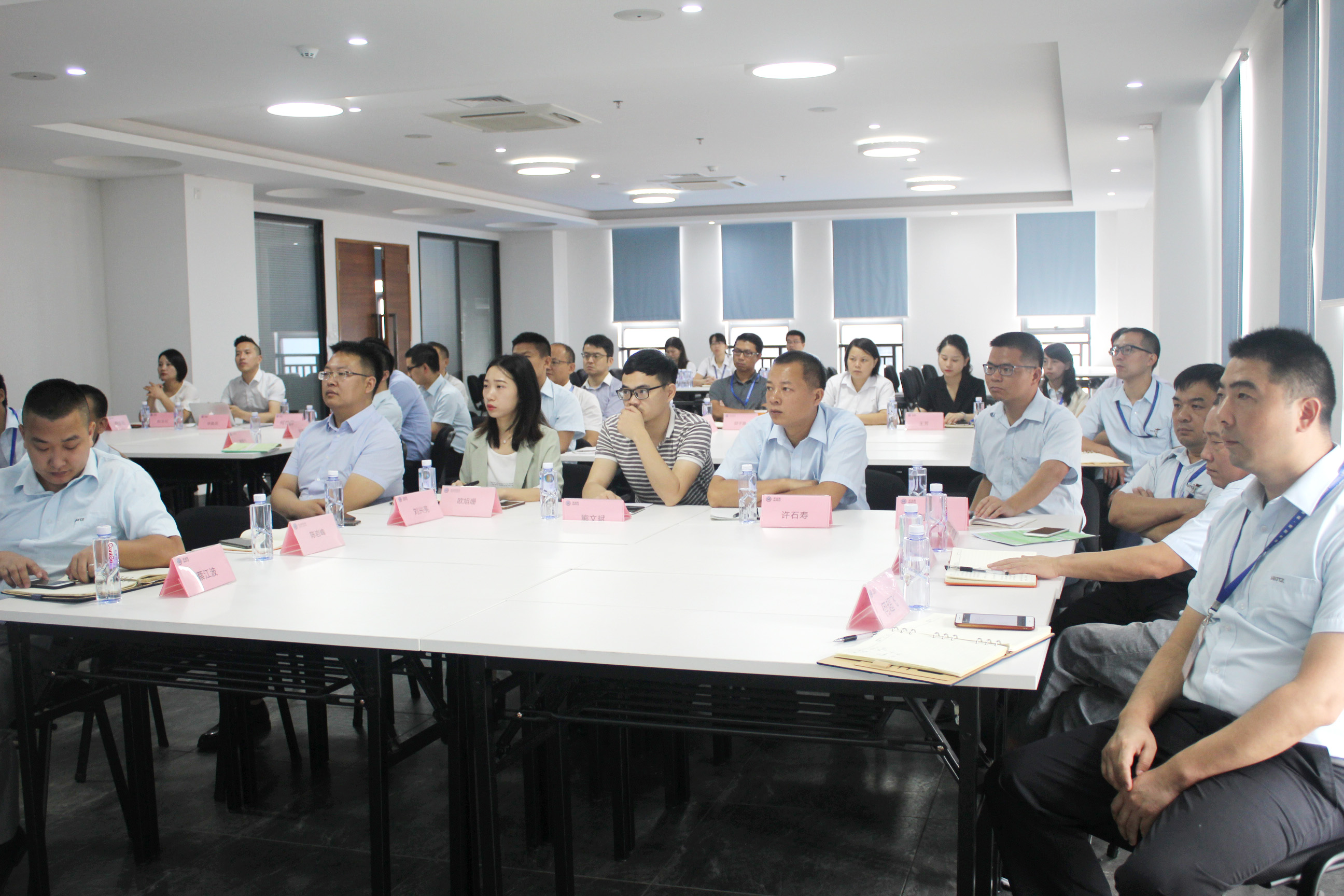 久久精品亚洲一级毛片