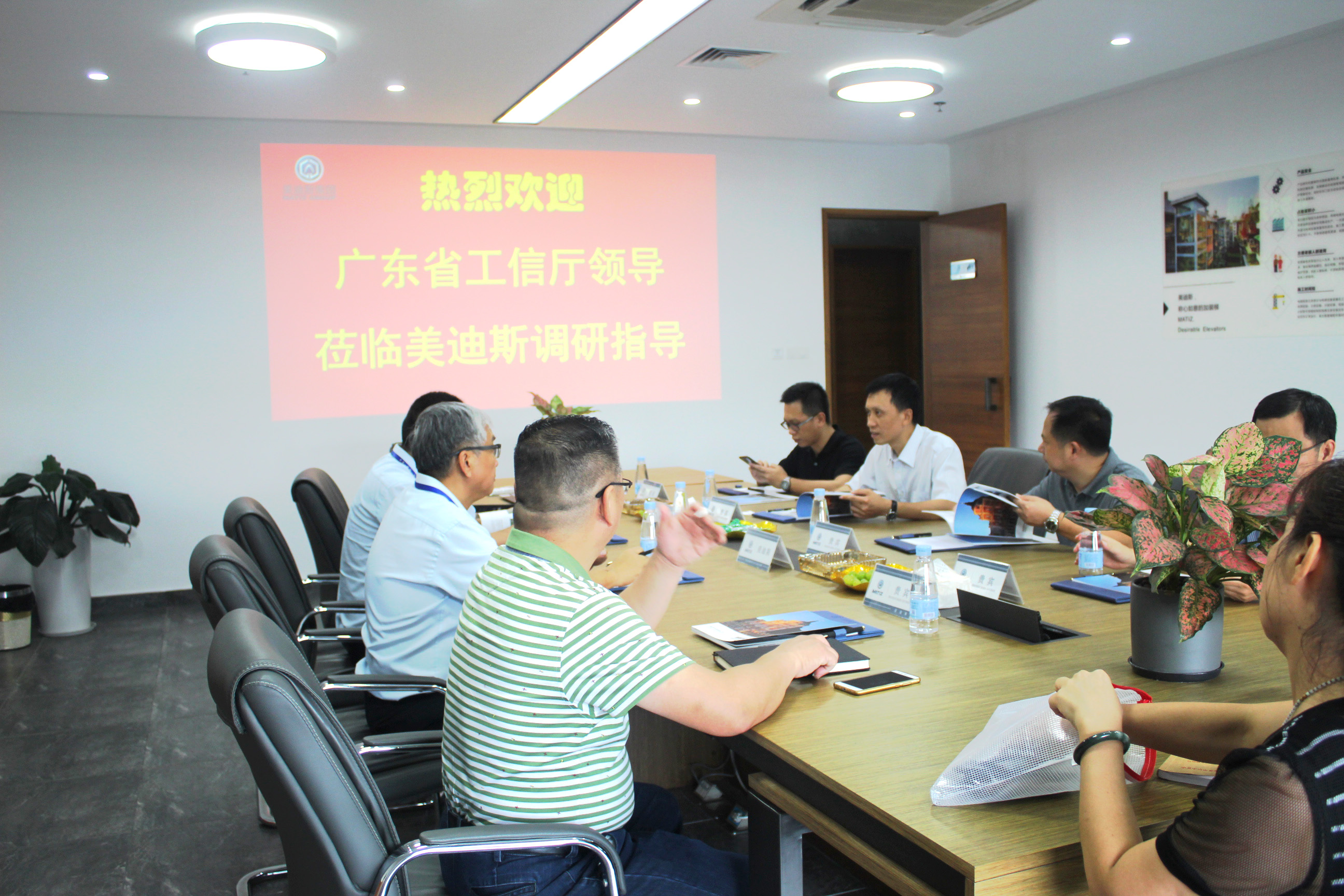 久久精品亚洲一级毛片