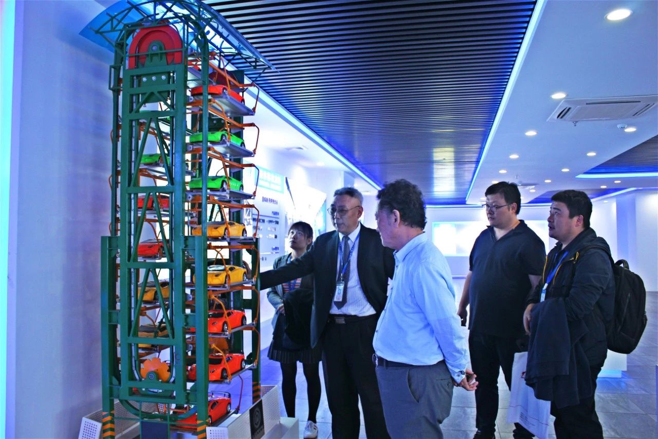 久久精品亚洲一级毛片