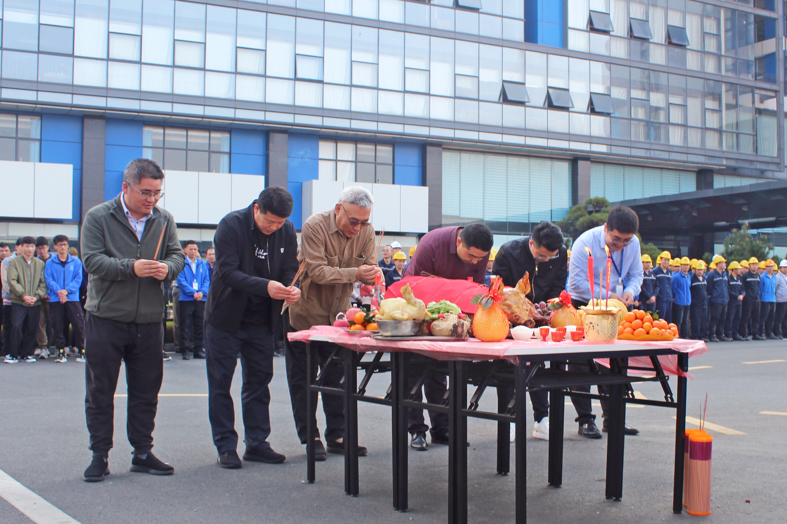 久久精品亚洲一级毛片