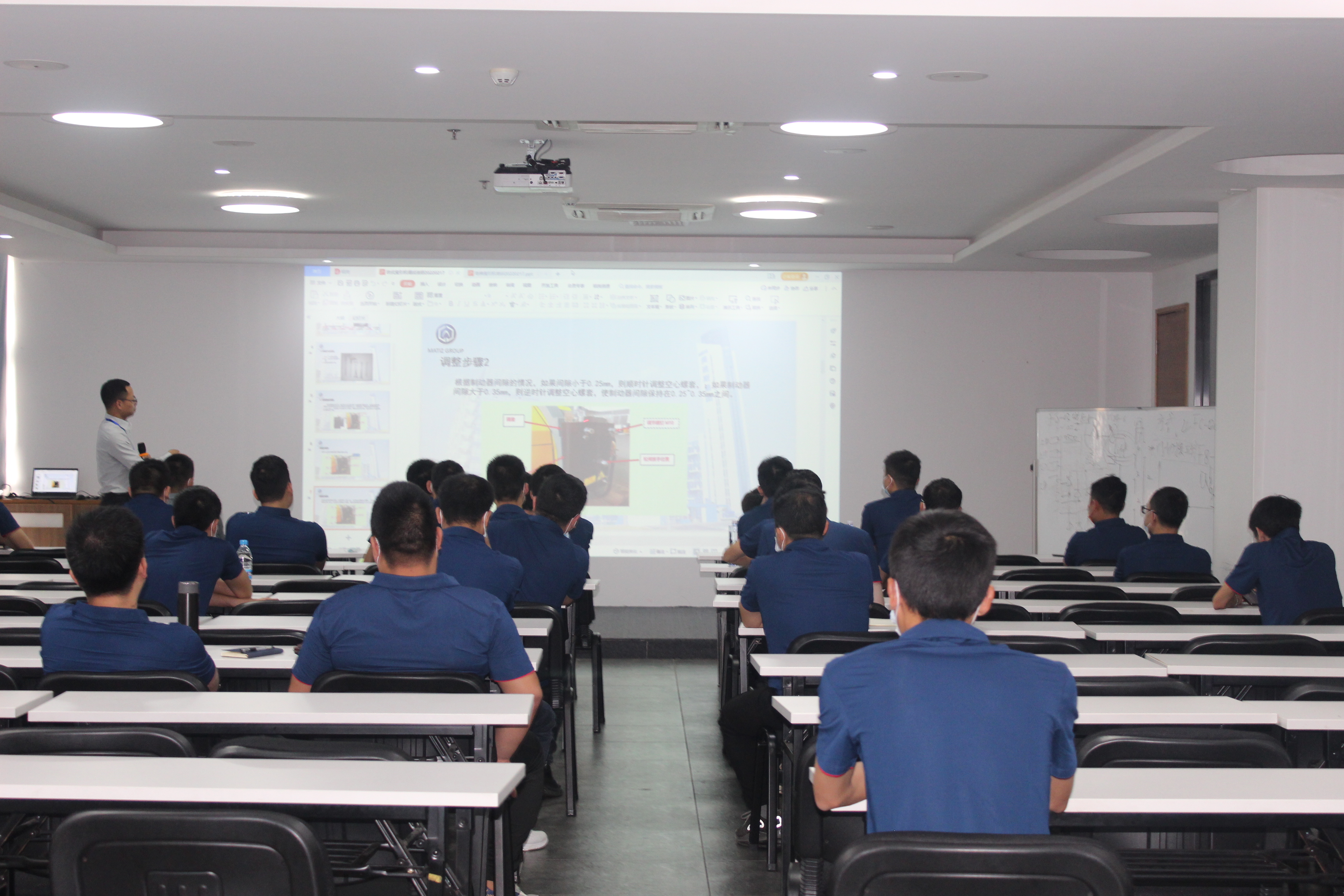 久久精品亚洲一级毛片