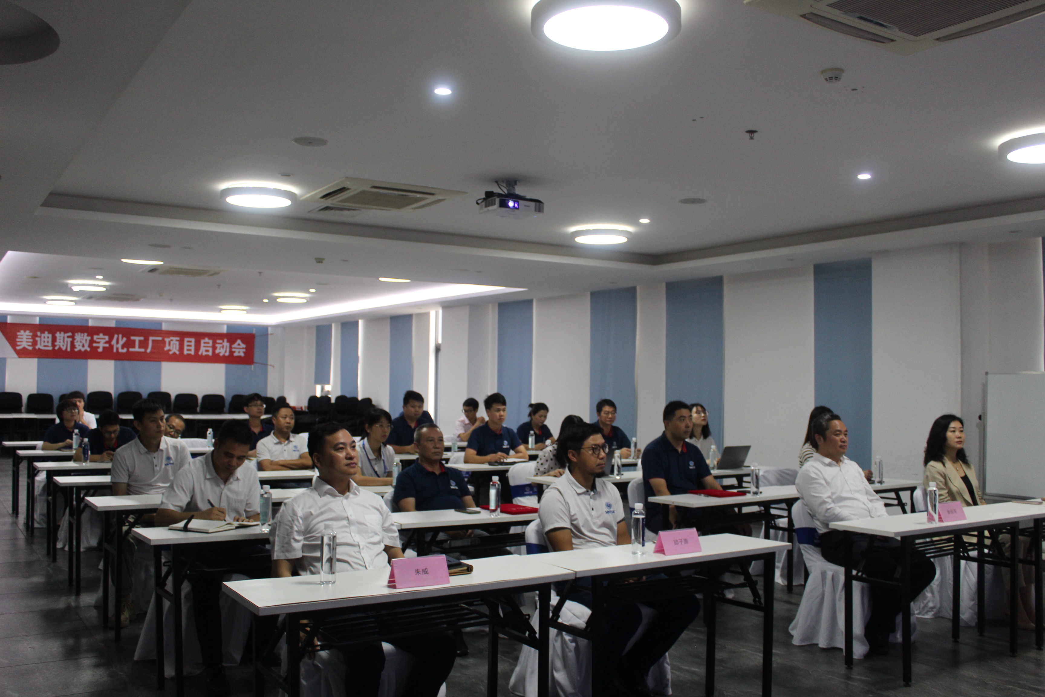 久久精品亚洲一级毛片