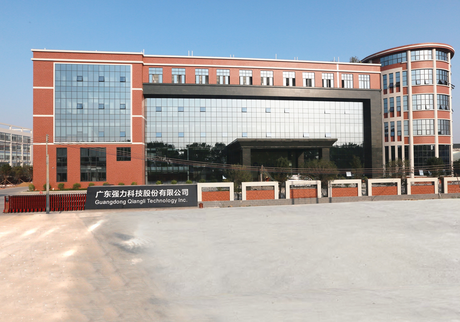 久久精品亚洲一级毛片