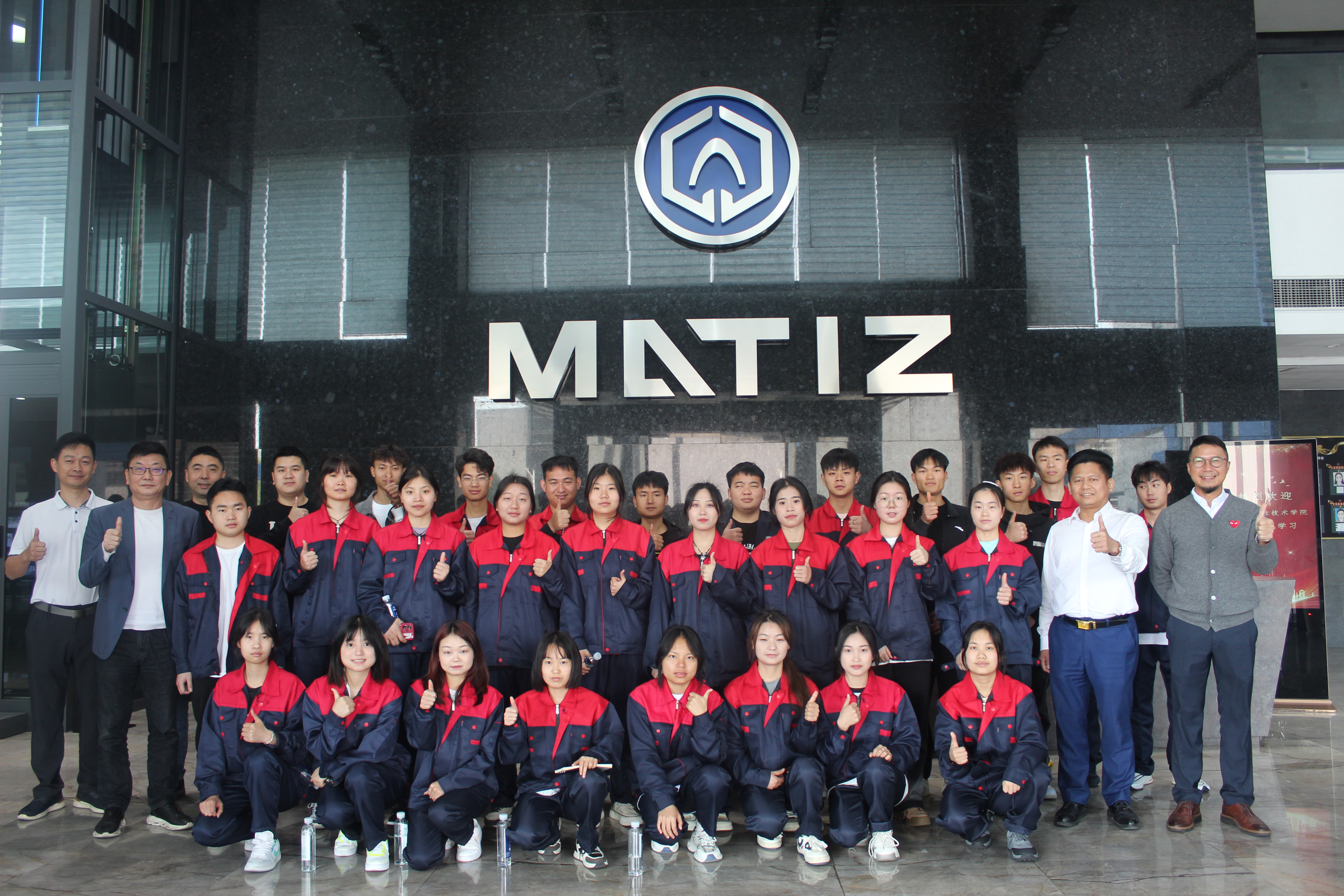 久久精品亚洲一级毛片