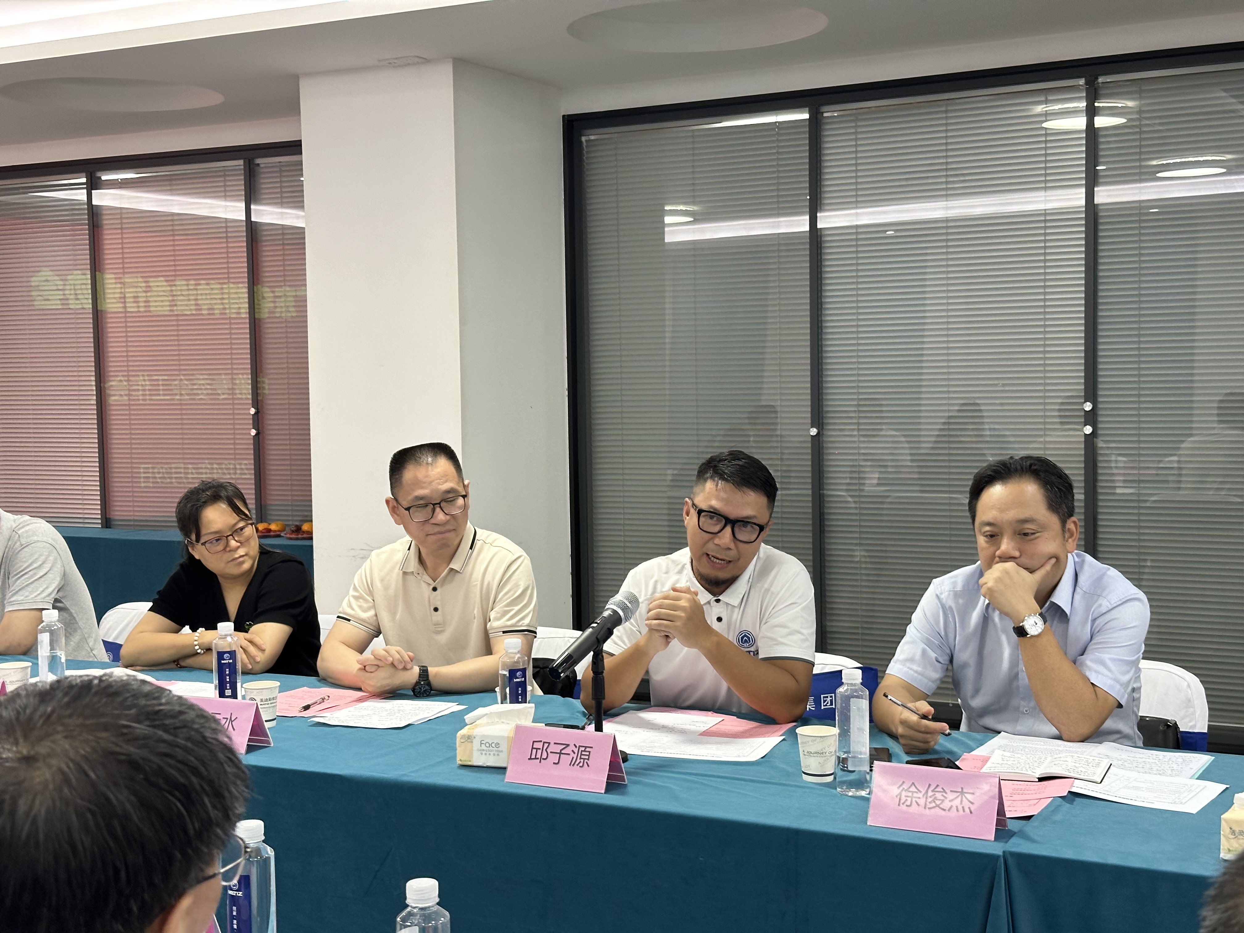 久久精品亚洲一级毛片