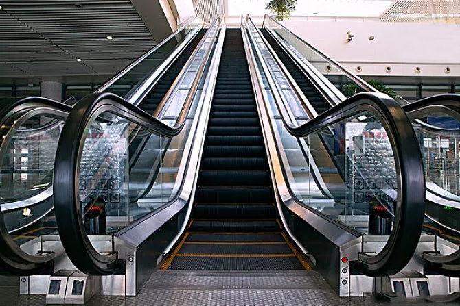 久久精品亚洲一级毛片