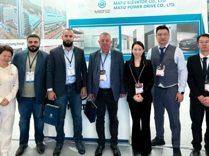 久久精品亚洲一级毛片